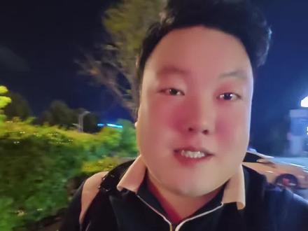 有没有安徽的朋友,给我说说板面到底好不好吃?路过这里,住一晚,等起床吃一碗板面再回河南#晋老三 #艺博云天