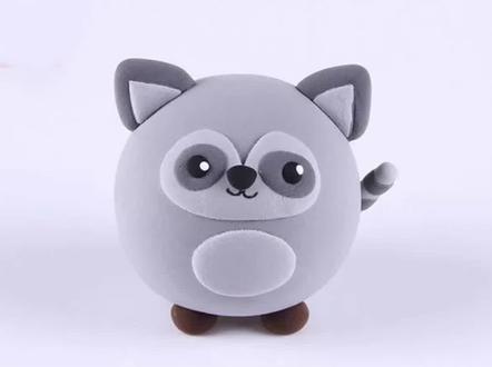 Q版小浣熊:胖乎乎的是不是很可爱呢?来,超级简单的小浣熊,你也可以做一个,来试试吧!#手工 #毛绒玩具 #粘土 #可爱到爆炸💥