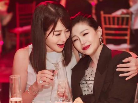 大S最后一次公开亮相时神情悲伤 #大S #娱乐八卦