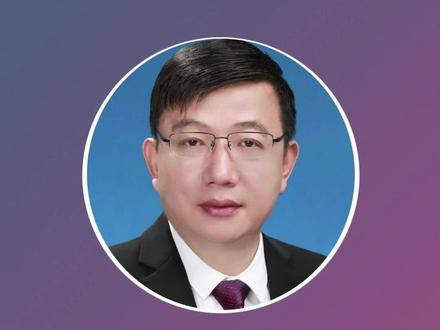 企业EXW出口怎么退税? 今天元哥出一个比较重要的视频
就是外贸公司或者是生产企业
在出口过程中
大部分是以FOB成交的方式
少部分是以CIF成交的方式
但是最近元哥发现
有相当一部分企业出口
是以EXW这种方式成交的
那什么是EXW
EXW它是一个国际贸易术语
就是工厂交货
这个老外约定你交货的地点
然后货代上门提货
或者是老外上门提货
这个企业
不负责境内到海关这一段的
这个这个物流
也不负责这个海运的物流
也不负责报关的这个操作
这种方式也是合法的
在出口报关单
它是有EXW这种成交方式的
是合规的
但是这种问题你操作不好
企业就非常的难受
严重的违规
你后悔都没办法
你也会给你公司造成重大的
这个损失
我先说一下答案
遇到跟老外成交方式是EXW
这种情况下
你要注意这样三点
第一点
在你的出口合同的协议条款中
要有三个约定
第一个约定
要对报关申报
使用的抬头的这个公司主体
要进行约定
要约定你们家公司
你们家你们家公司
最好是境内发货人和生产
生产销售单位
最少最少
你们家公司应该是个生产销售单位
不然的话你税退不下来的
第二点
对出口退税
赔偿损失的问题要进行约定
由于这个货代是老外找的
他比较强势
有可能是由于货代的原因
或者是由于老外的原因
导致不符合出口退税的条件
出现了瑕疵
你的税退不下来
第三个约定
万一是出现了纠纷
你要在合同里面约定
管辖的法院为中国大陆的法院
不然的话
以后万一出现纠纷了
你也难办
我举一个案例
在深圳有一家公司
这个他把一批货物
准备卖给境外的老外
这个境外的老外
他由于经常从中国采买货物
他在中国境内
他给一家货代
就比较熟悉
这个境外的老外
就把货款给到了这一家出口企业
这个货代
就上门提货
就我这个货袋
这个货物在出口的时候
这个出口报关单
跟这个跟这个企业没有关系
结果这个企业
第一税退不下来
货已经卖了
由于你没有出口报关单
视同内销
第二点你收了老外的这个货款
但是你没有出口报关单
你没有办法做外汇的总量核销
外管局他也会找你麻烦
所以这个事
就非常的棘手
不太好处理
最主要是企业损失了不少的
这个税金
不少的税金
那这种情况
如果你在合同上不约定
你连打官司维权都有难度
假如说你有50万的税退不下来
你在出口合同中又没有约定
你是找老外追责吗
你是找货代追责吗
这个都是不成立的
都是不成立的
#出口退税 @抖音小助手@dou+小助手