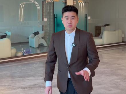 大妈门前过 挡灾又挡祸,当我学生被新人拿着这样的视频要求去说同款的时候,我就知道该到我发声的时候了。