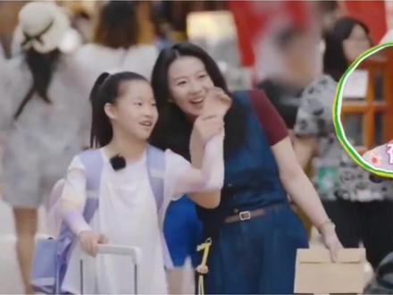 寒暑假少年团 张姩菡和妈妈#张姩菡 #张雪峰