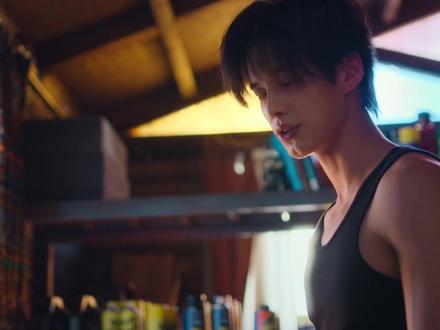 情敌小青蛇突然杀到 虞书欣新剧双轨甜到齁! #双轨看得我也昏头了 #双轨