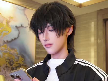 你问简隋英什么时候最紧张… 李玉@夜间航行 简隋英@佑崎Kizaki
#188男团 #你却爱着一个烧饼 #你却爱着一个他 #李简 #cosplay