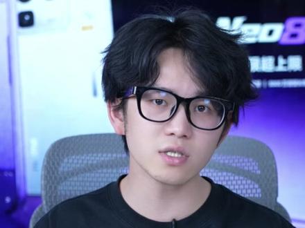 2000预算纠结真我GT8和真我Neo8,不如看看这条视频#真我GT8 #真我Neo8 #手机