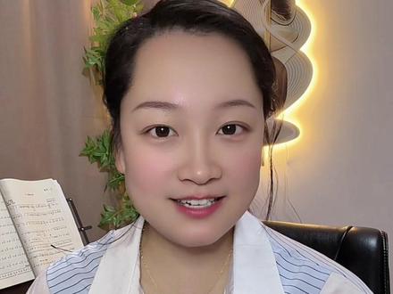 董宇辉访谈刘震云 宇辉遇到历史题难一次总结,多次被刘老师打断,宇辉依然思路清晰,反应迅速,有人说刘震云老师没聊够,不想结束,也有人说,刘震云老师就是老狐狸🦊,拖延半小时,书都卖爆了,这场稀碎的总结,你怎么看?#董宇辉访谈刘震云 #与辉同行破万卷#董宇辉访谈刘震云总结#董宇辉刘震云笑谈人生大自在