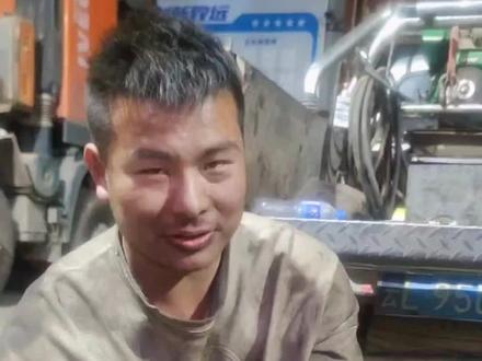 凸轮轴瓦盖为什么全部碎掉,我们来看看什么原因#重卡维修 #发动机维修