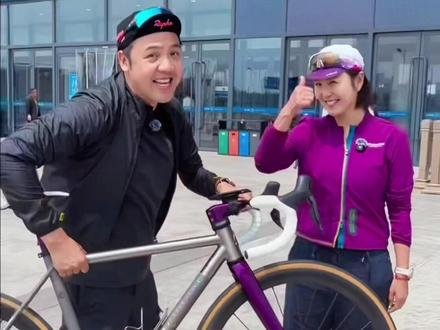 自5月10号自行车能进地铁后,5月19日自行车又可以进高铁了,以后带着自行车去延庆或者崇礼骑行再也不是梦想了,明天我们将带大家体验全流程,有问题欢迎随时交流!北京交通广播全平台直播,北京时间app,听听FM同步直播!