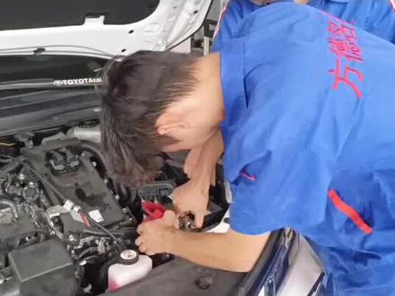 丰田混合动力车,断开高压电方法!#专业维修保养