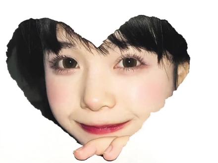 谁能想到一张纸这么出片!撕纸爱心拍照,氛围感拉满!窝在宿舍也可以出大片啦#拍照技巧 #教程 #爱心撕纸 #种草