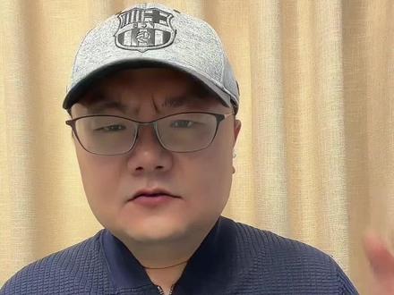 从5000亿到万亿美金,黄仁旭的最新Token经济学 他真正讲的是token经济学,以后不是算你能赚多少钱,而是算一度电能产生多少token,然后每个token的价值是多少。#黄仁勋 #GTC #英伟达 #token