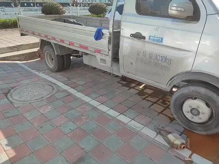 长安系列拆暖风水箱水管接头都是怎么拆的,没有专用工具只能这样保护暖风水管三通接头!#汽车 #每天一个用车知识 #撸车日常 #长安汽车 #抖音汽车