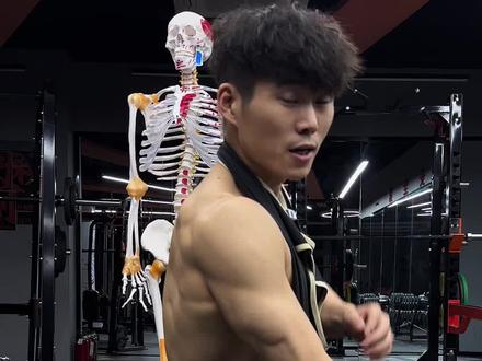 肩胛骨缝不舒服这样处理!#健身干货 #肩胛骨缝痛