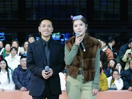 小美御姐来索图大舞台,是来当图嫂的吗 #索图 #索图大舞台 #小美御姐 #奉节 #节目效果