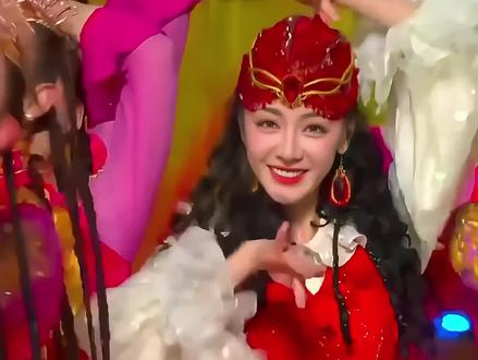 “拼命三娘”迪丽热巴,已是顶流还在攀登 #迪奥 #御木本 #娇韵诗 #迪丽热巴 #春晚