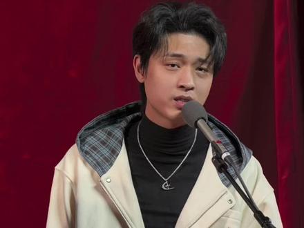 2026.02.08┊七队小封箱之梦回
我没想到有生之年我还能听到现场版
虽然没有赶上过18年的小园子
但当吉他响起依然是热泪盈眶
依旧是当时的模样@秦霄贤
#秦霄贤 #七队封箱