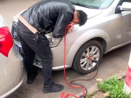 车子没有电了,车门还能这样开