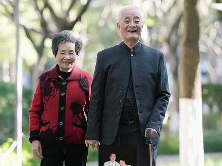 豆包太权威了……爷爷奶奶婚纱照指令教程 婚纱照指令#婚纱照 #爷爷奶奶的爱情 #豆包ai #豆包P图已经nextlevel了 #当我让豆包帮我设计婚纱照 豆包婚纱照 AI婚纱照效果展示 豆包生成婚纱照指令 豆包AI智能婚纱照 如何利用豆包拍婚纱照 豆泡P婚纱照指令