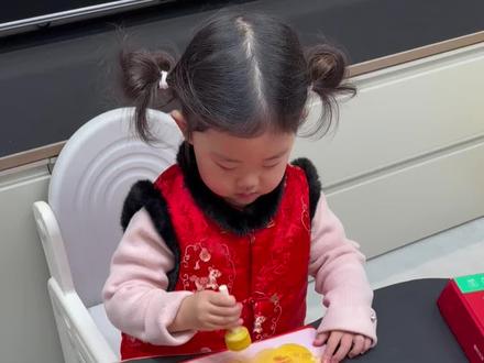 新年快到了,小朋友自己就能完成的#拓印画 ,成品超漂亮,关键孩子自己做的贴出来特别有意义#手工diy #新年礼物 #亲子手工