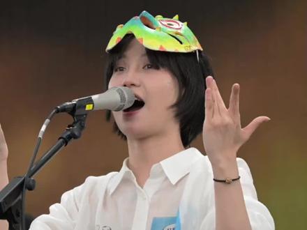 26 长沙草莓《嗵嗵》完整版
#DOUDOU #现场版live #我用什么把你留住 #音乐现场