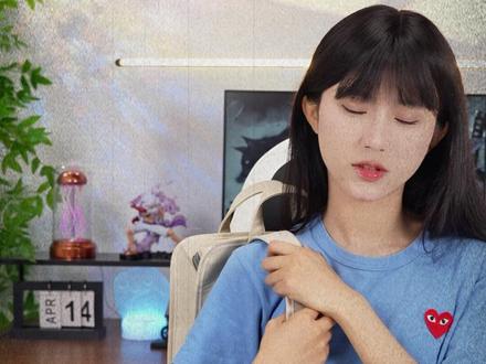每多一克都是负担,小新Pro16刚好够轻够强 通勤创作两不误!这款大屏本太懂创作者
AMD 锐龙 7 H 255移动处理器,性能在线,剪辑修图不卡顿
2.8K OLED屏,色彩细节还原超专业
轻薄机身只有1.76kg,天天通勤也不累
联想小新 Pro16 锐龙版,618 创作者的首选本✨
#联想小新Pro16 #OLED笔记本 #AMD #锐龙处理器 #联想