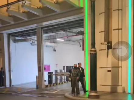 高老师在线点名!你你你你你……都没打伞!哈哈哈好可爱!郝熠燃云旗演艺事业一路长虹!❤️#演唱会