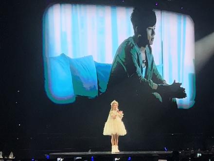 #演唱会live记录🎶 #谢娜张杰 杰哥惊喜出现完成了娜姐得青春永驻#神级现场 #谢娜(快乐万岁-我们得青春)