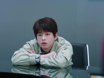 太搞笑了,裴谦被李石当成神要投资烂尾楼,真的越看越上头 #电视剧年少有为 #彭昱畅 #林允 #年少有为男人吃醋更抓马