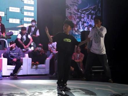 #舞者契约 令人瞠目结舌的拳头地面动作,裁判都沸腾了#街舞 #崔圣雨 #KOD #这就是街舞 #舞蹈 #breaking