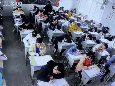 抚州市九年级八校联考语文考试进行中