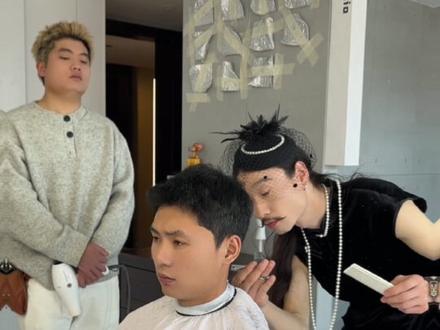 撒娇这一块我没服过谁 #根据脸型设计发型 #达达利会剪头 #33studio官方账号 #旗袍 #新年发型