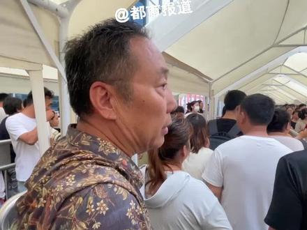 胖东来“爆改版”永辉调整营业时间:18点后不再排队进入