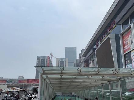 广东潮汕最大的内衣城,楼上下共8层家家做批发,性价比是真的有