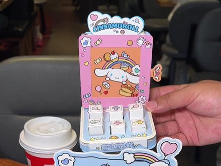 救命!三丽鸥收藏夹们千万要码住这波肯德基福利!!!#肯德基手工书套餐#凯蒂猫扭蛋机手工书#大耳狗喜拿好友派对手工书