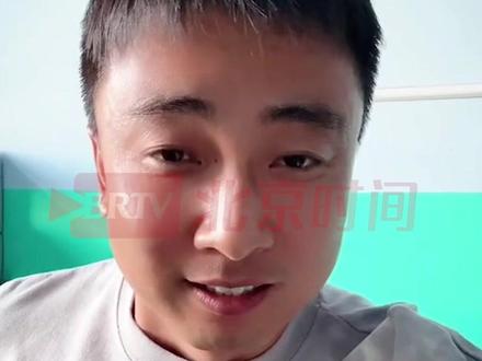 近日,吉林(发布地点),高中取消早晚自习恢复双休后,上了17年班的老师激动得一宿没合眼:我也能陪家人吃饭,接孩子放学了。