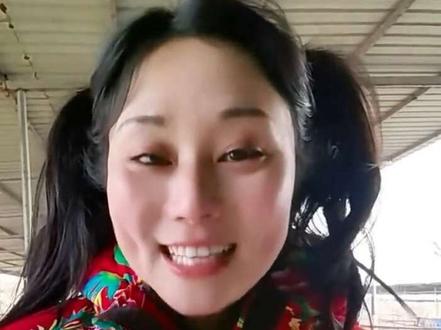 ,拍了好几天,不敢发,全网都很火的#撒西不理哒呐 ,我也来个。不敢带你回唐县。怕你用不惯土厕所,怕你闻不惯羊粪蛋子味,唐县方言懂得都