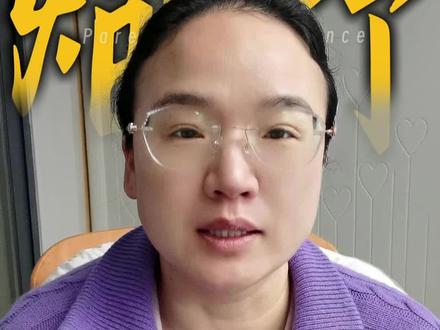 你知道吗?一次看似随意的烟花燃放,竟在江苏连云港东海县酿成了无法挽回的悲剧。就在2026年的2月15日,春节前夕,一位村民操作不当,火星瞬间引爆了邻近的烟花爆竹经营部。轰然巨响后,8条鲜活的生命就此消逝2人受伤。央视新闻的报道,字字沉重。#连云港烟花爆竹 #过年安全燃放烟花爆竹 #过年安全提醒