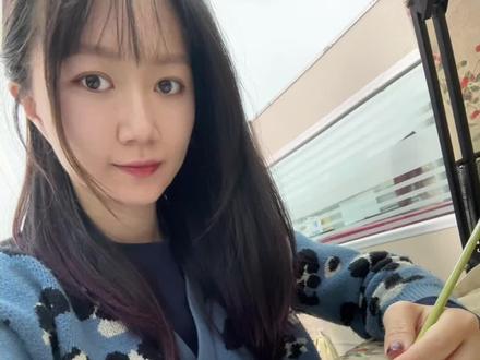 介绍一下我家小鹦鹉🍒|国画车厘子小鸟教程 #国画小鸟 #车厘子的神仙吃法 #国画教学 #青年创作者成长计划 #百young非遗计划