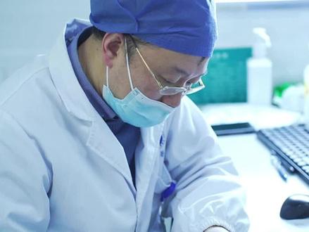 孩子先天手指短小,妈妈问医生是不是因为怀孕的时候弯腰窝肚子导致的#短指 #怀孕 #宝宝 #手术 #医生的日常