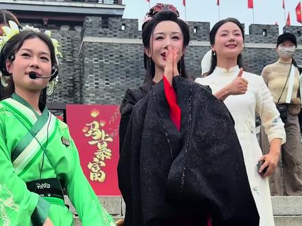 虞姬李依晓老师游览宿迁结束,说我们宿迁人太热情了,下次还会来我们宿迁#虞姬李依晓 #看苏超游宿迁#发现宿城美#西楚霸王项羽#项王故里@李依晓