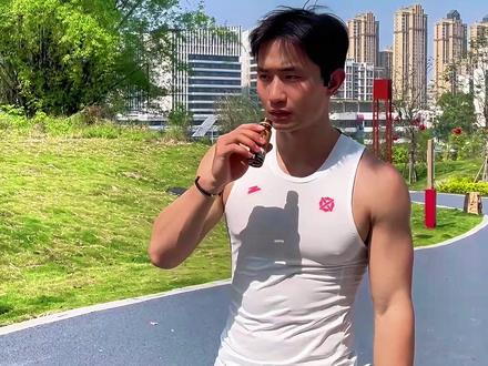 又有3000米又有单杠应该怎么选?#疾虎#疾虎小红瓶#疾虎运动营养旗舰店