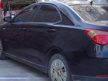 把一枚硬币夹在车门把锁上,真的会干扰遥控锁车吗?#抖音汽车