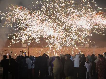 年二十九 放烟花 男生vs女生 真的太真实了 你家是哪一位#烟花一开年味就来 #放烟花 #年二十九