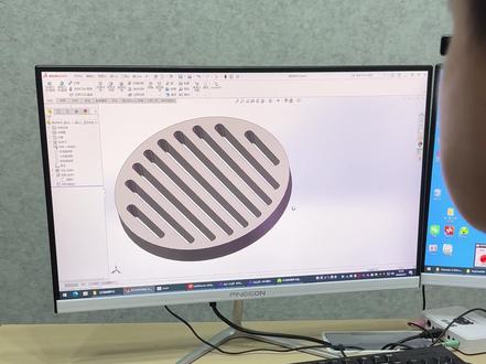 还不会使用solidworks随形阵列吗? 30秒轻松学会!!!#solidworks #solidworks教学 #SW #solidworks建模 #干货