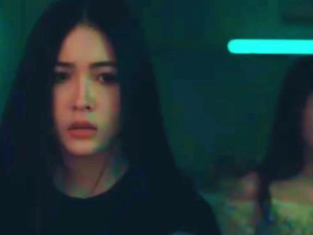 正缘发力中,两个人有种微妙的暧昧感
#女校风云 #shades #nikyengland #群像