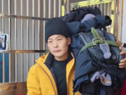 荒野求生决赛最新规则:选手每隔10天可选择去留,从2000元基础奖金依次递增,挑战成功奖金翻倍,失败则没有奖金#荒野求生