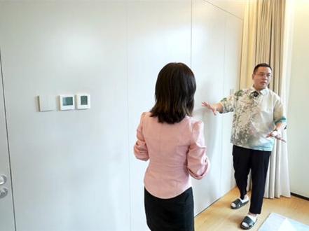 一面墙两个门?卧室“双门设计”,快来看看设计师的构思技巧!#装修 #家装装修 #设计师