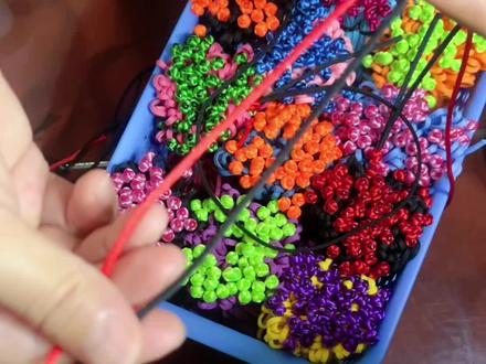 布依族
少数民族服装手工编织纽扣~#爱生活爱编织 #民族特色民族文化 #布依族 #手工 #手工diy