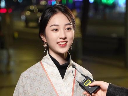 小草不与大树比高低,莫笑自己穿破衣。
莫要攀,莫要比,知足常乐就足矣。#让阅读成为一种习惯 #一起读书 #读书 #枕上诗书