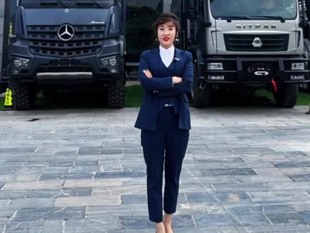 #上热门话题🔥🔥🔥 #奔驰阿洛斯#重汽汕德卡 #重卡房车 #越野房车 相差了200萬的重卡越野房车